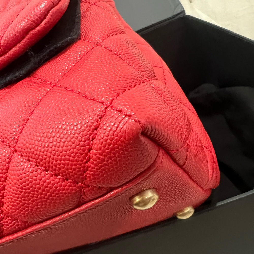 ❤️Coco Chanel Top handle Red Quilted Caviar Bag - Picture 6 of 16